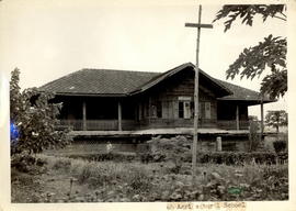 อาคารไม้ศรีเกษตร Mae Joh Agricultural School ข้อความหลังภาพ : NEGATIVE FILE NO.62-60-21916  CREDI...